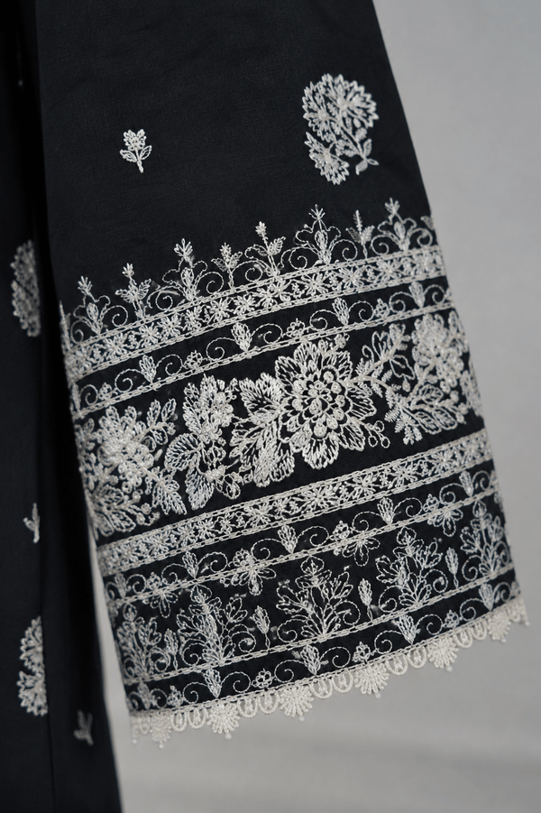 SIAYARA black heavy embroidery detail