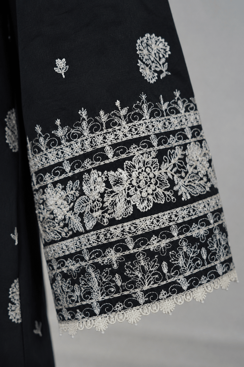 SIAYARA black heavy embroidery detail